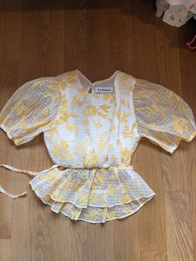 En Saison White and Yellow Floral Peplum Puff Sleeve Top